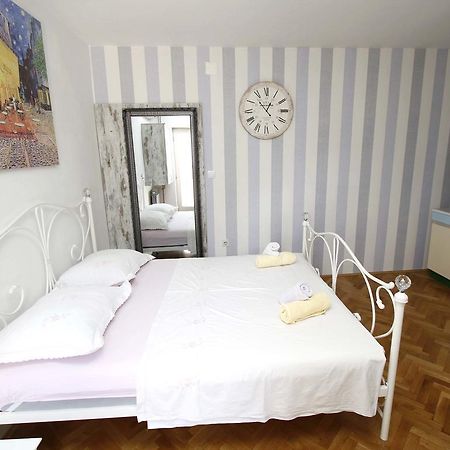 Apartments Srdjan Makarska Bagian luar foto