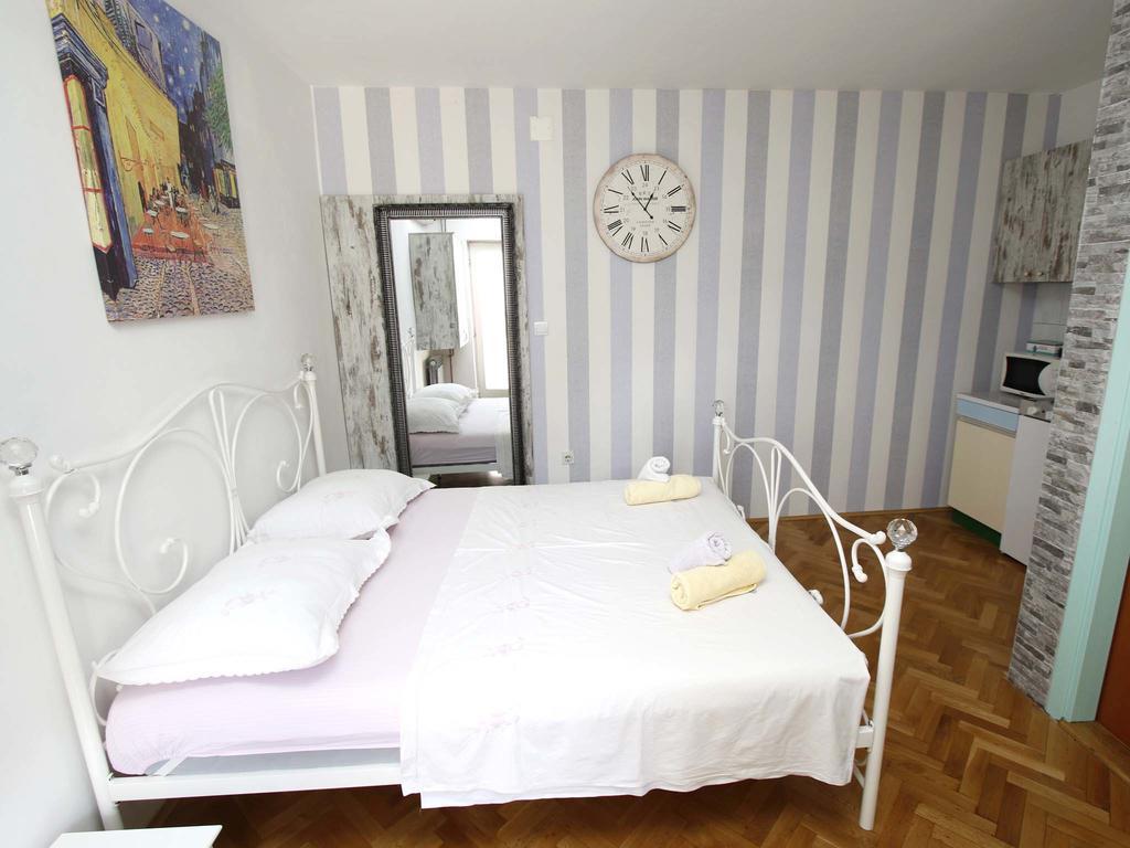 Apartments Srdjan Makarska Bagian luar foto