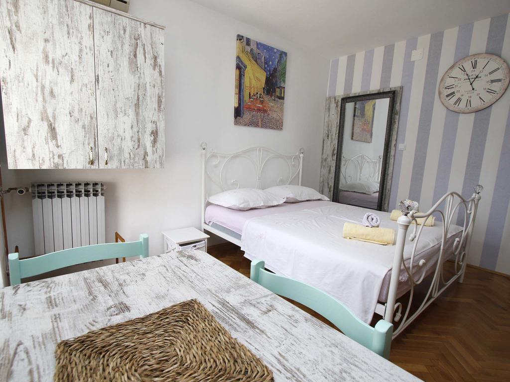 Apartments Srdjan Makarska Bagian luar foto